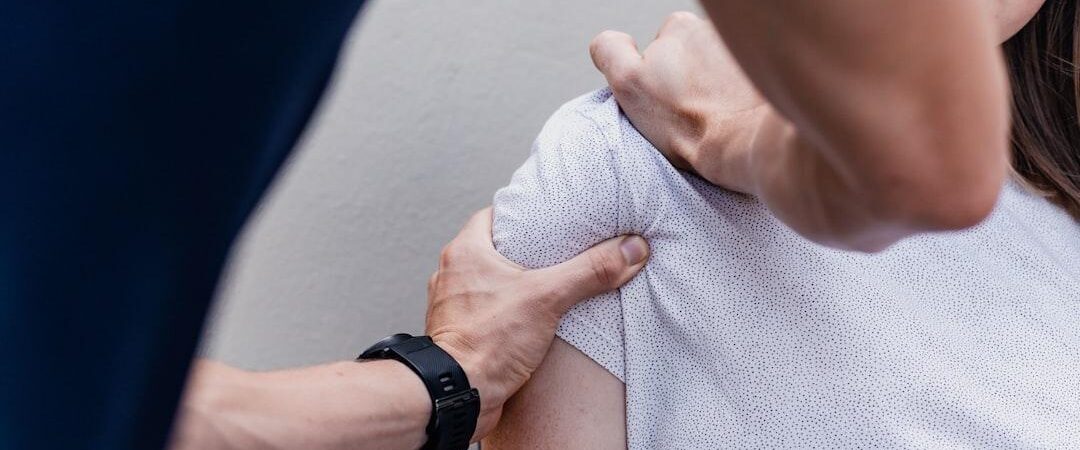 Bursite no ombro: como tratar a dor sem precisar parar tudo